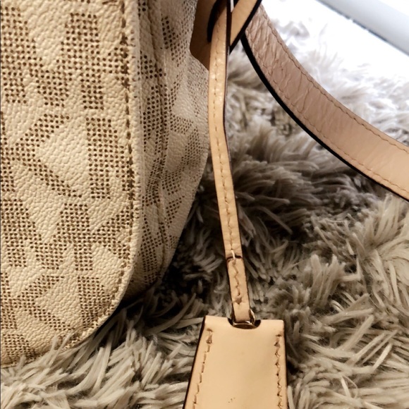 Michael Kors handbag - Picture 4 of 7